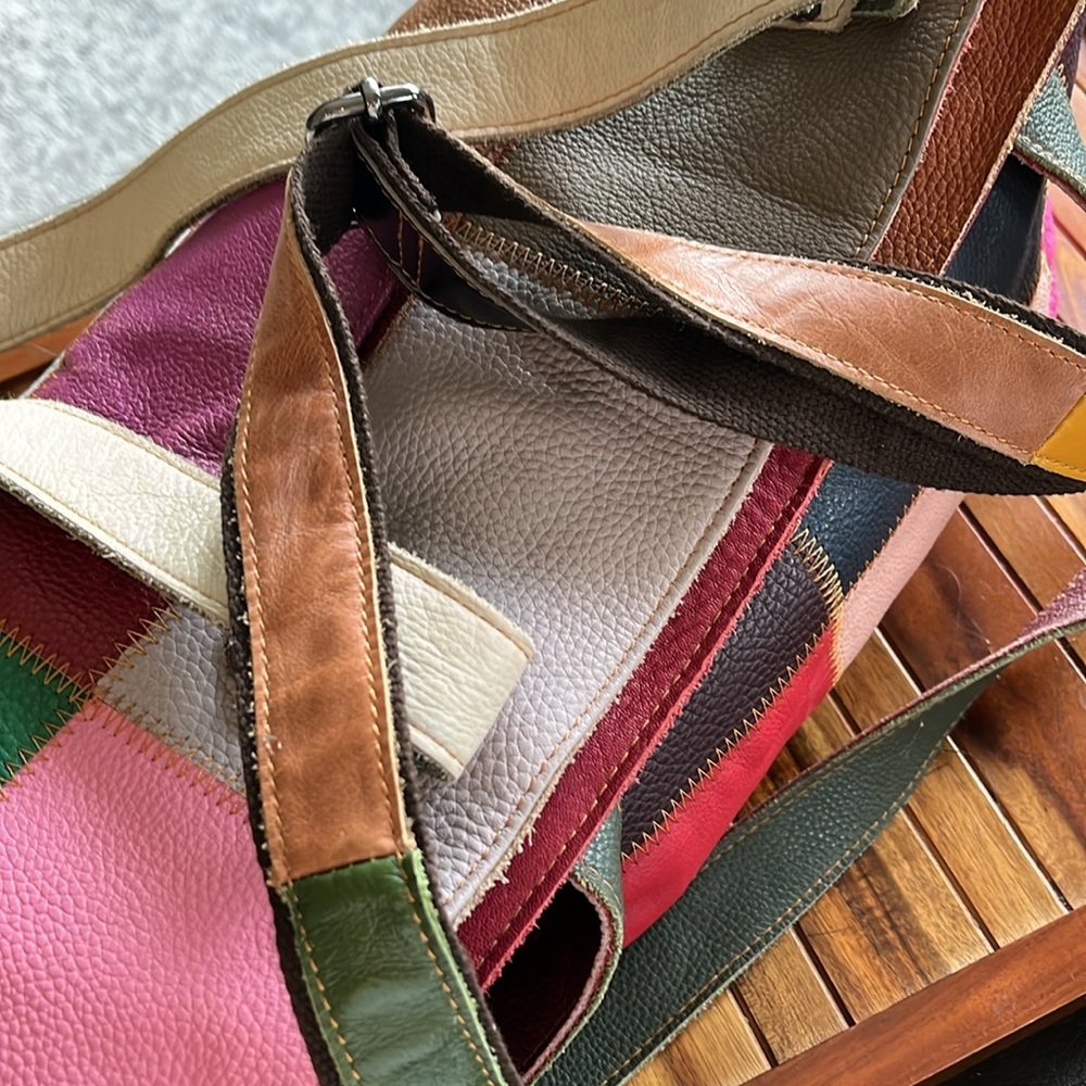 Amerileather Patchwork Leather bag. Skull accents. Shoulder/adjustable crossbody - Picture 7 of 11